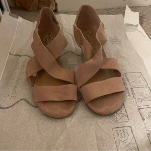 Blush Wedges